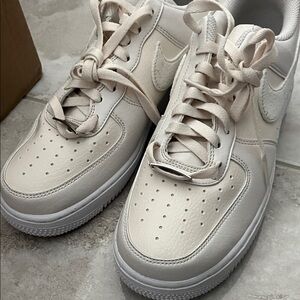 Nike Air Force 1 07’white grey women’s Sneakers hq3905-001